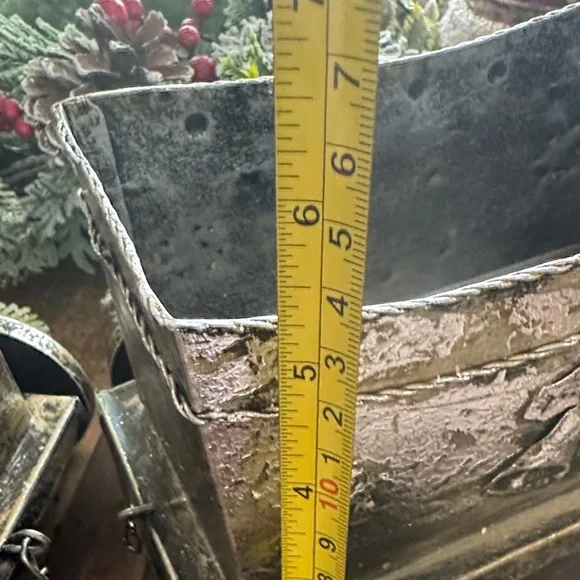 Vintage Metal Train Decor - Picture 13 of 13